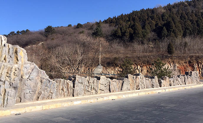 北京淡水河谷專(zhuān)業(yè)用水泥塑石假山裝飾大橋