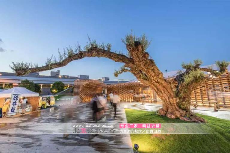 仿真胡楊樹出口到美國及東南亞國家成為酒吧餐飲的重要標(biāo)志