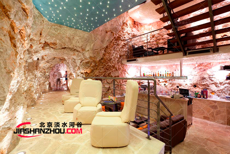 貝殼狀的山洞酒店房間是山洞樣風(fēng)格卻是小清新的
