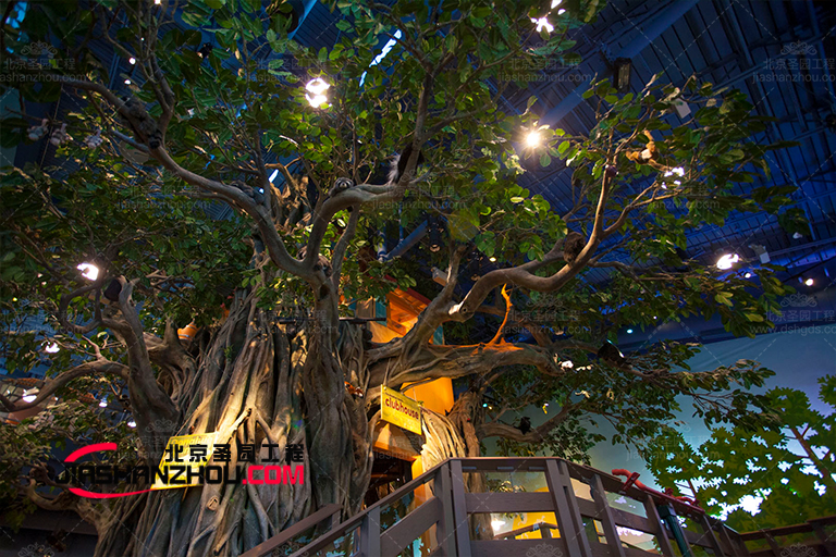 人造仿真樹植物創(chuàng)建令人驚嘆的魅力空間佳示例