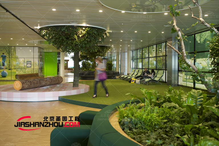 凱旋國(guó)際餐廳人造綠色仿真樹(shù)葉裝飾效果圖-圣園仿真樹(shù)植物
