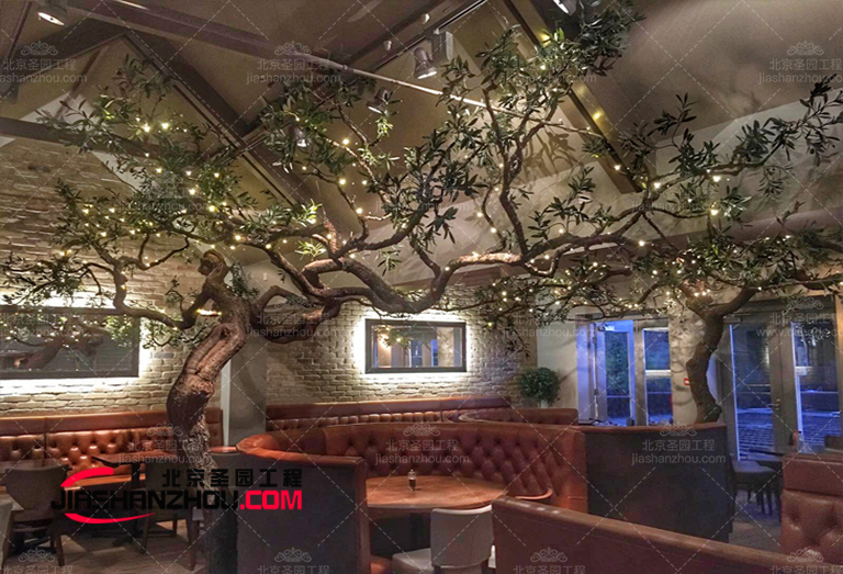 新疆仿真樹以越加智能環(huán)保美觀的姿態(tài)為城市景觀發(fā)展保駕護航