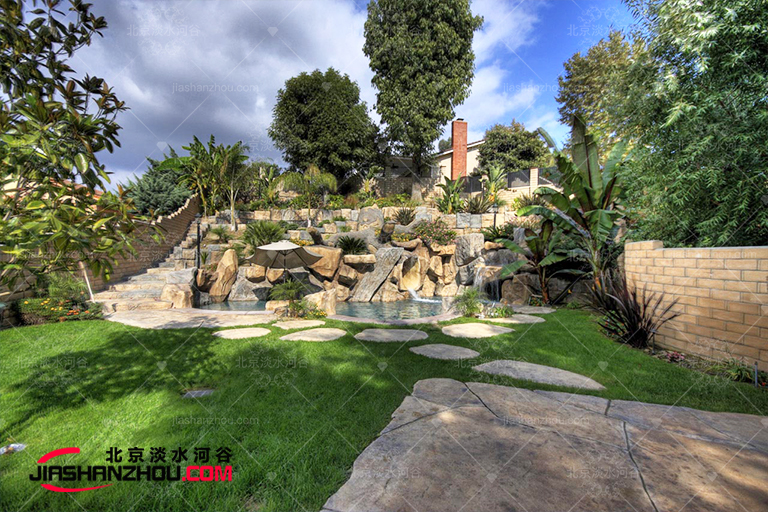 塑石假山.jpg 塑石假山