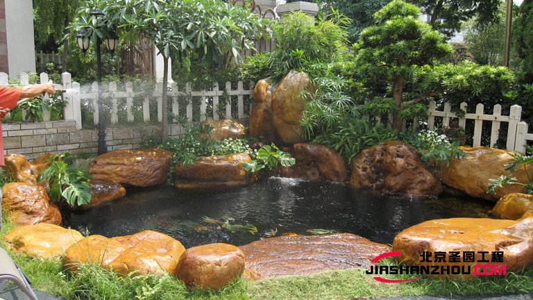 水泥假山.jpg 水泥假山